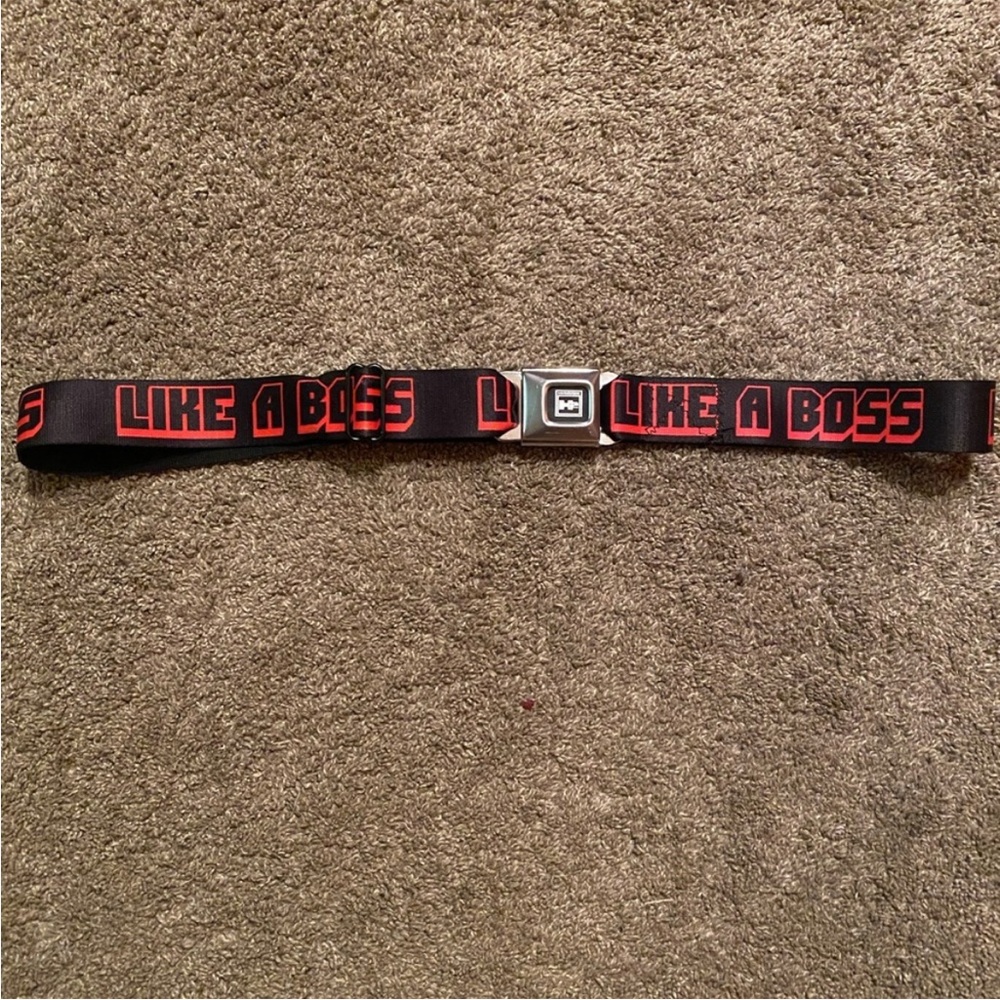 Buckle Down HUMMER H2 “Like A Boss” Black & Red Seat Belt